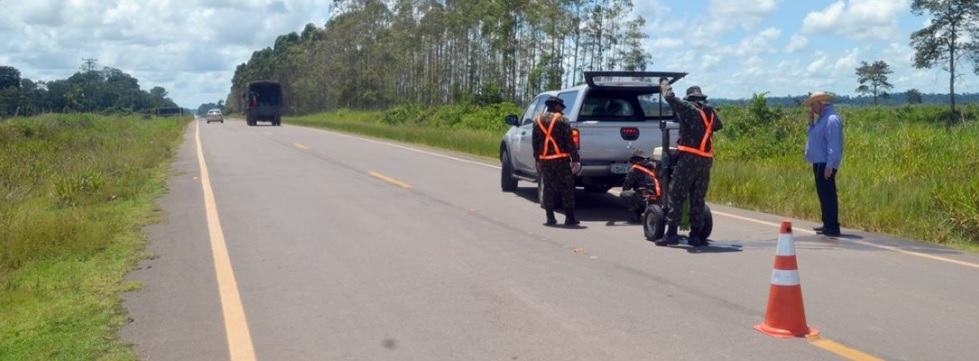 Ação inovadora do TCE/Exército avalia qualidade de asfalto em rodovia