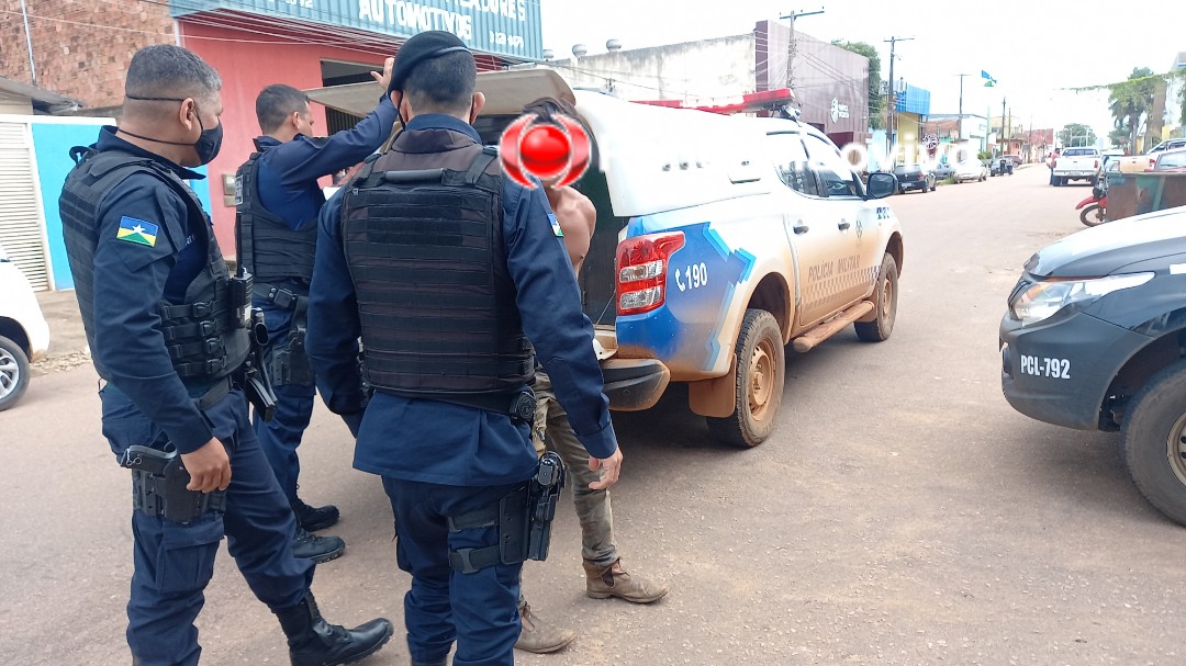 TENTOU ESCAPAR: Após fuga alucinada na zona Leste, adolescente é flagrado com moto roubada