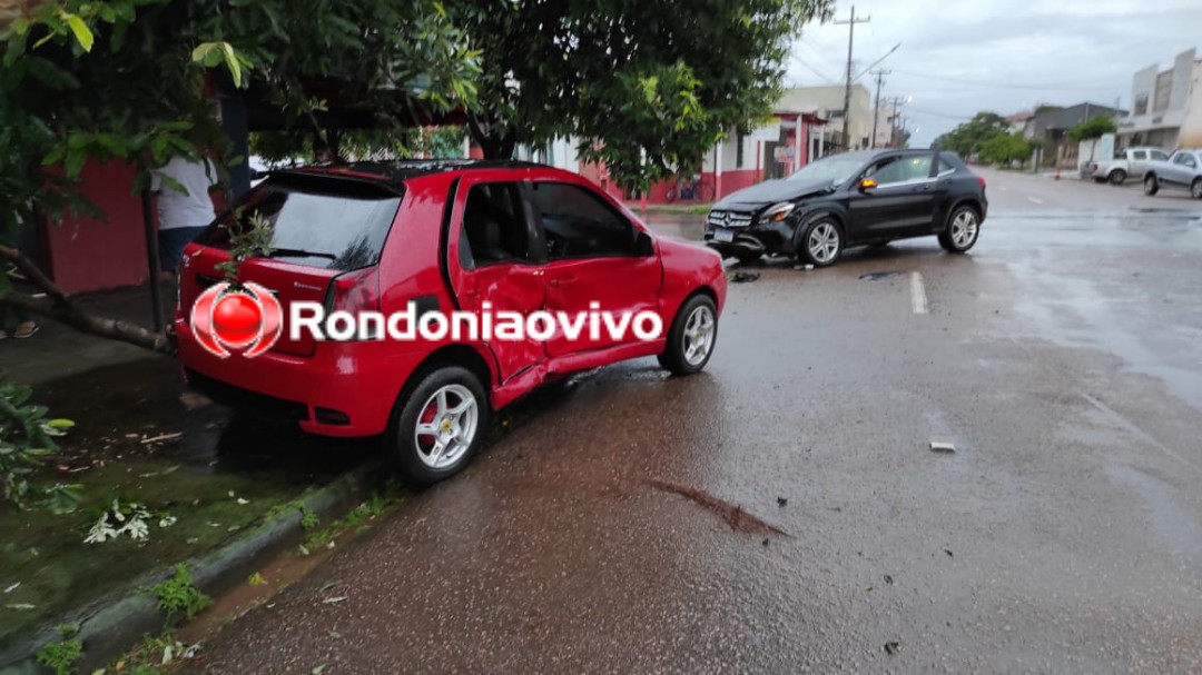 VÁRIOS ACIDENTES: Mais uma violenta colisão é registrada em cruzamento na região central