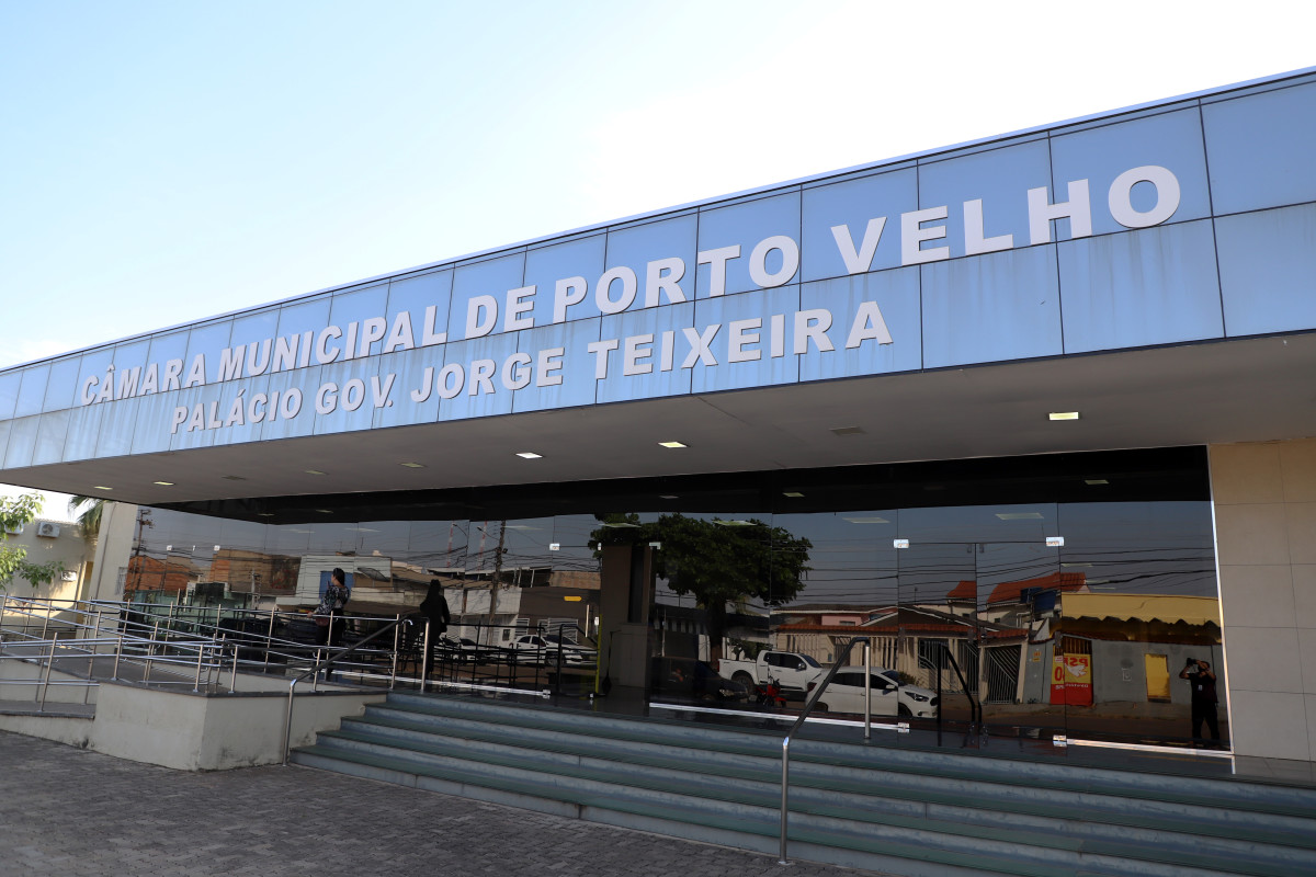CÂMARA DE PVH: Publicado edital de concurso com salário de até R$ 8 mil; confira