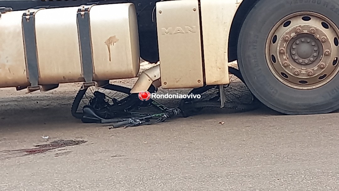 VEJA VÍDEO: Ciclista é arrastado por carreta em rotatória na Avenida Jorge Teixeira