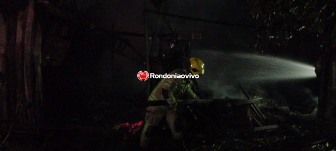 VÍDEO: Residência é destruída durante incêndio na zona Sul
