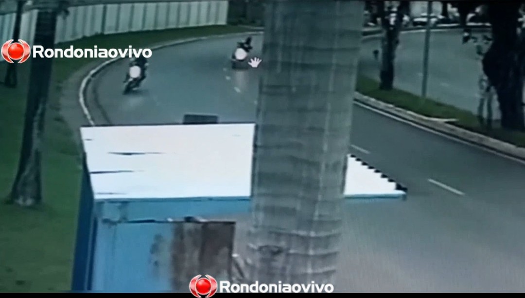 BATEU NA ÁRVORE: Vídeo registrou grave acidente que acabou na morte de motociclista 