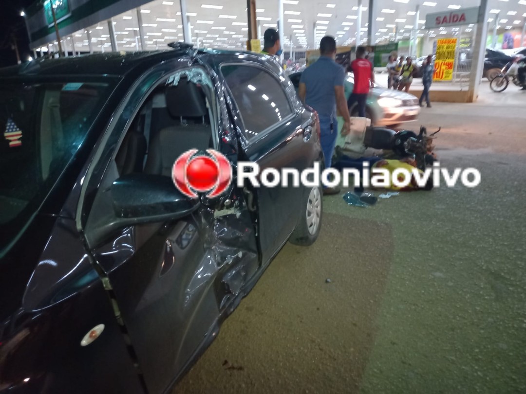 FORTE COLISÃO: Motoboy atinge Etios que saiu de supermercado e fica gravemente ferido