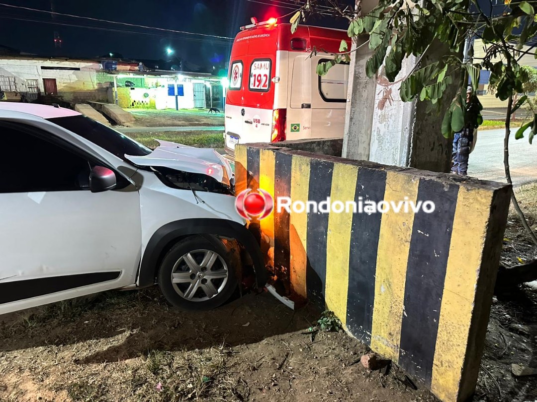 FERIDO: Motorista de aplicativo é socorrido após bater carro contra mureta de proteção 