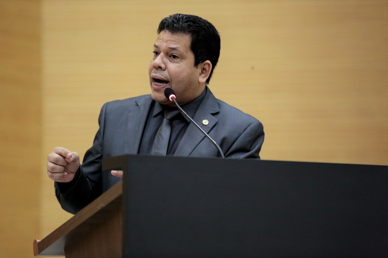 2022: Dep. Jair Montes pede adequação do magistério estadual ao piso salarial nacional 