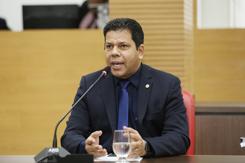 AJUDA: Deputado Jair Montes faz indicação de abono salarial para profissionais de saúde 