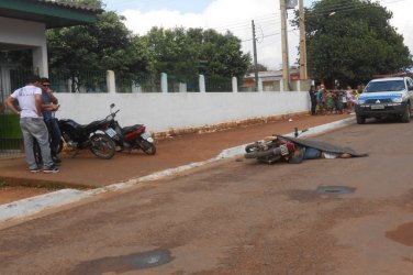 Homem é executado a tiros após deixar filho na escola