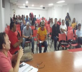 Diretoria do Sindsef participa de reunião e anunciam greve geral