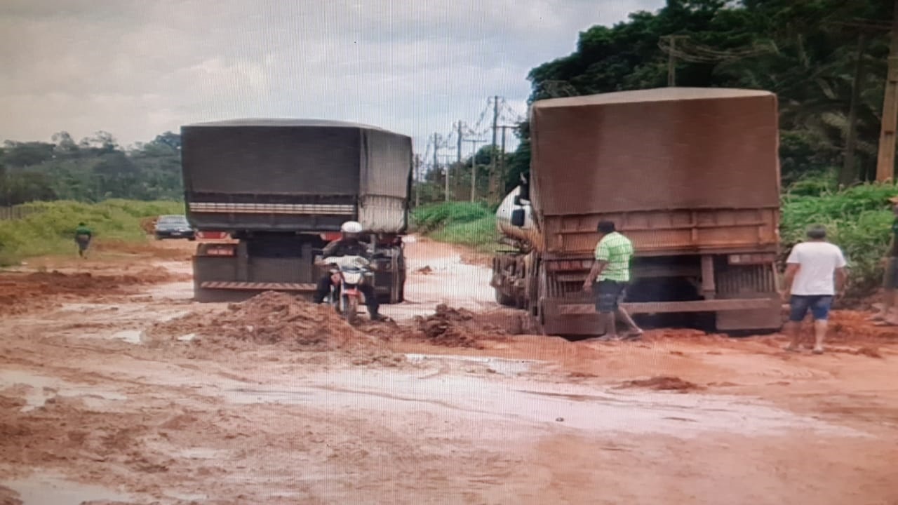 SOFRIMENTO: Moradores cobram asfaltamento da Estrada da Penal; DER diz não ter previsão