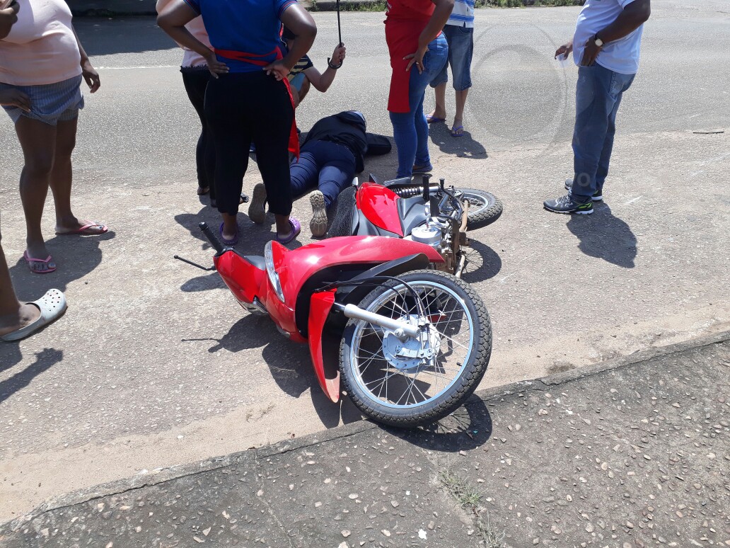 AVANÇOU: Veículo oficial provoca grave acidente com motociclista