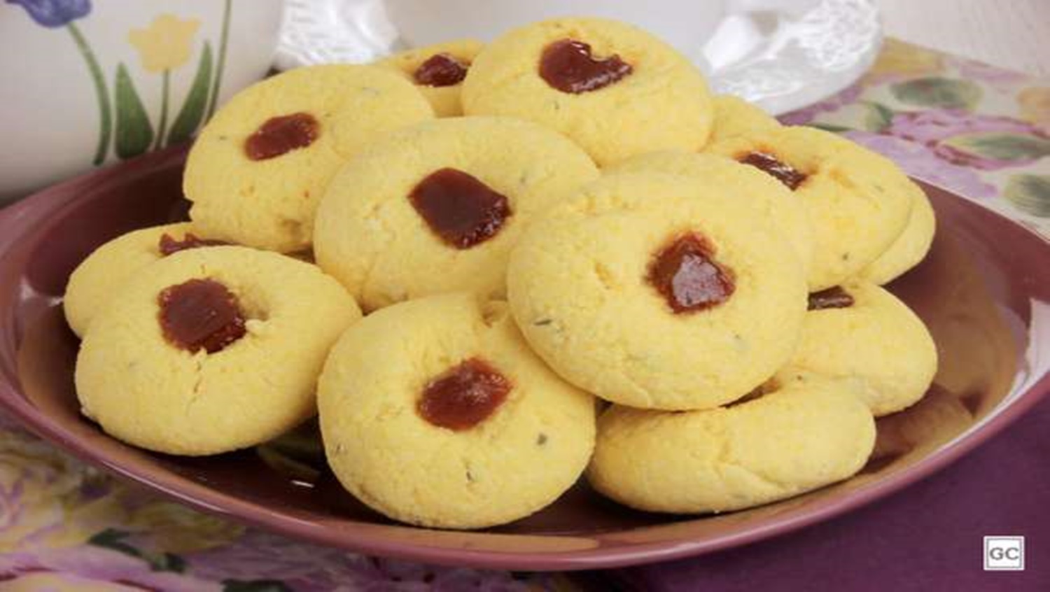 DELÍCIA: Confira a receita de biscoitinho de fubá e erva-doce