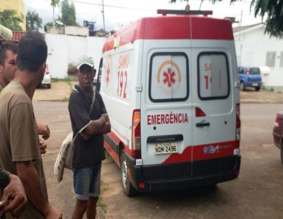 DÍVIDA - Morador de rua é socorrido após ser gravemente espancado