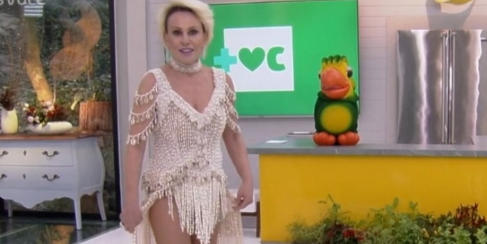 CAUSANDO: Ana Maria Braga esbanja sensualidade em vestido igual ao de Beyoncé