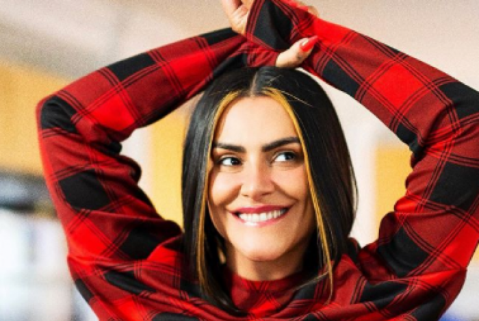 Cleo Pires posa mostrando parte de baixo dos seios e encanta seguidores