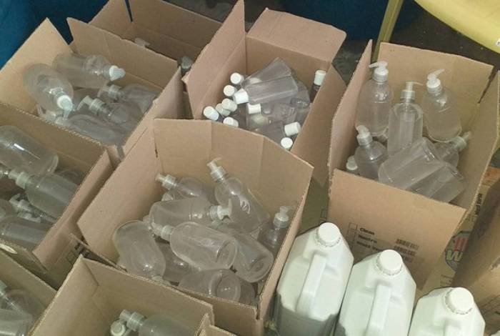 FRAUDE: Empresário é preso por fabricar álcool gel adulterado para lucrar com coronavírus