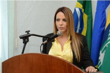 “Pimenta Bueno está abandonada pelo prefeito”, diz vereadora