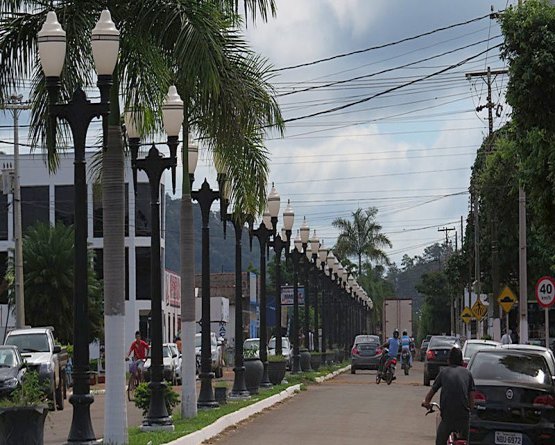 Bolivianos ameaçam atacar delegacia e policiais pedem socorro