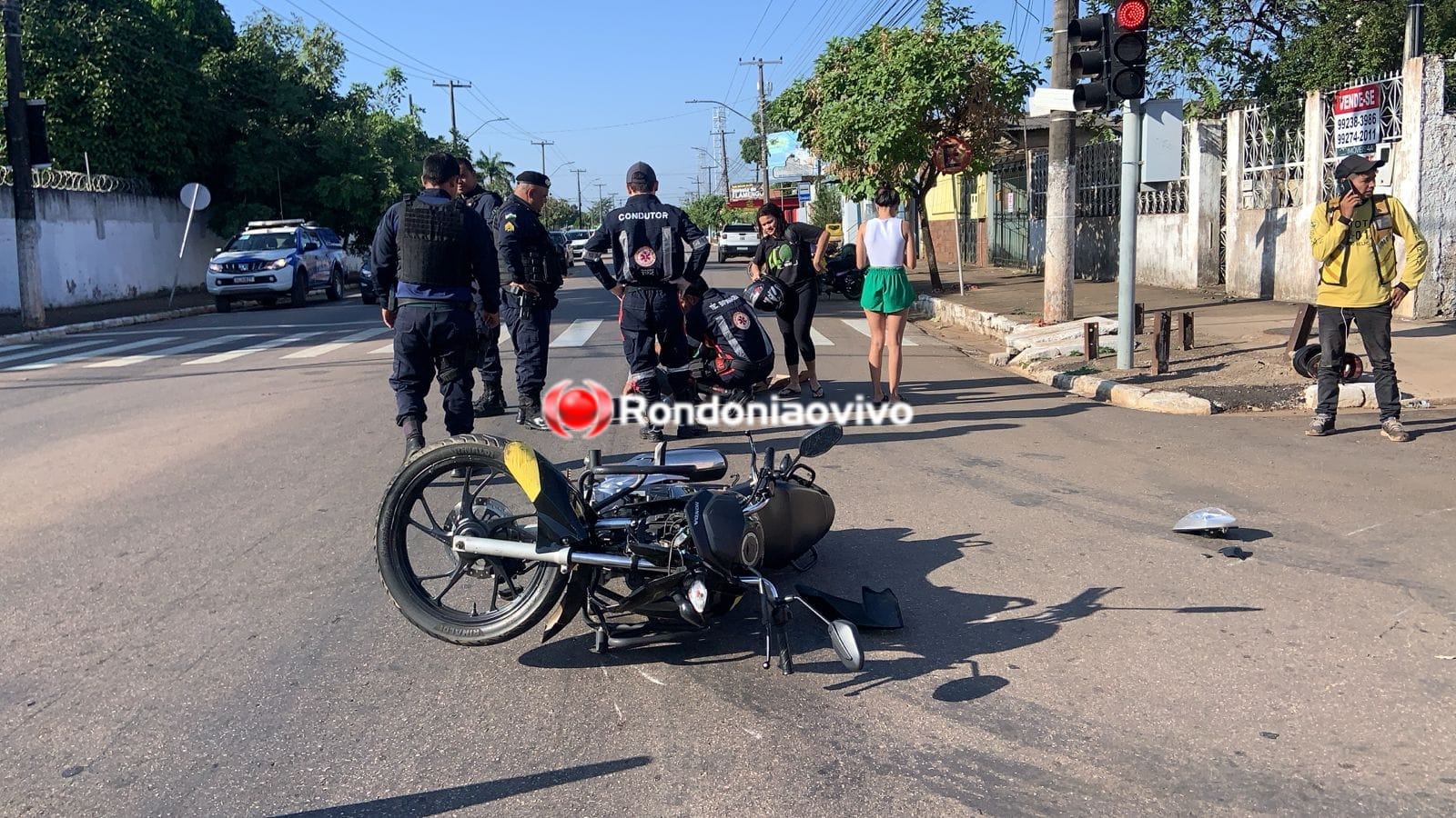 FERIMENTOS: Colisão envolvendo mototaxista deixa duas vítimas na Farquar 