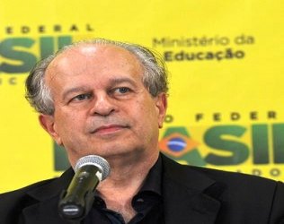 Novos financiamentos do Fies são incertos, diz ministro