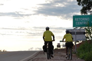 Rondonienses realizam cruzada cicloturista na Transamazônica