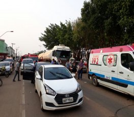 AO VOLANTE: Médico passa mal e provoca acidente com 4 veículos