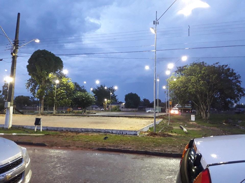 ILUMINAÇÃO: Vereador Jacaré comemora iluminação nova no distrito de Vista Alegre do Abunã