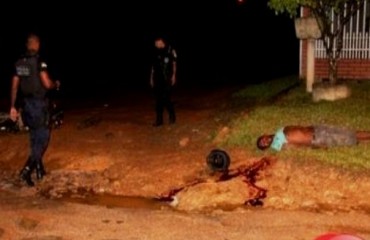 ARIQUEMES - Motociclista morre após colidir em veículo