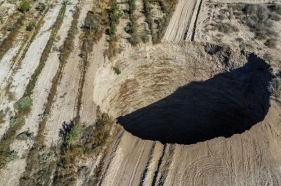 SEM RESPOSTAS: Buraco gigante no deserto do Chile não para de crescer e intriga cientistas