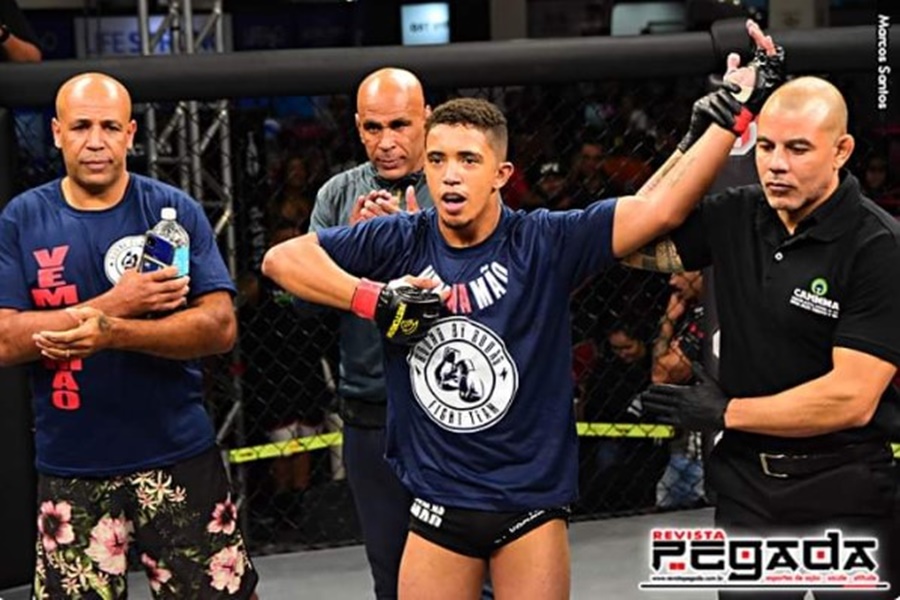 SUPERAÇÃO: Adolescente acolhido na Casa da Juventude se torna atleta de MMA