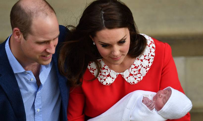 Príncipe William e Kate anunciam nome do terceiro filho