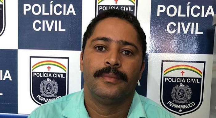 BARBARIDADE: Pastor é preso suspeito de prender crianças e mulheres em quarto com cobras