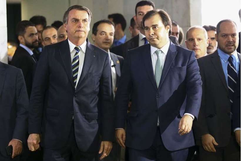 FUNCIONALISMO: Bolsonaro e Maia querem fim da estabilidade do servidor público