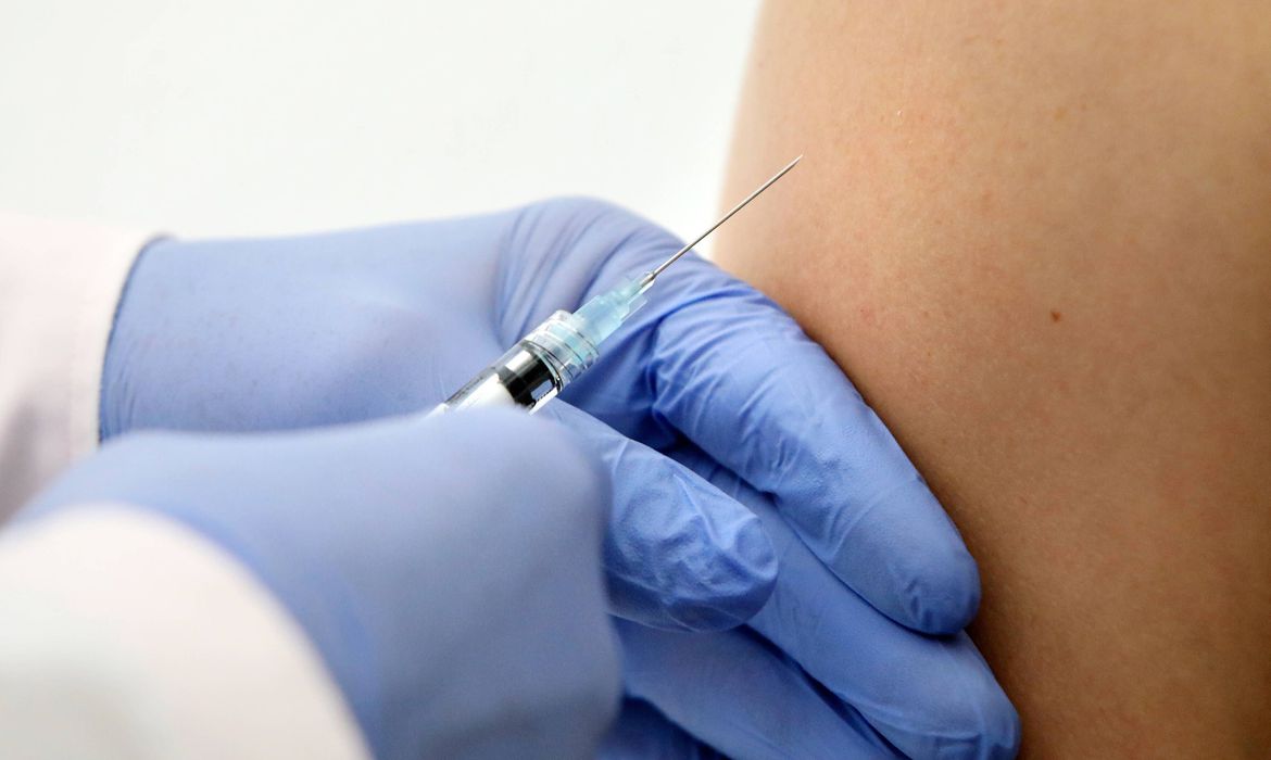 COVID-19:  Anvisa aprova importação de 2 milhões de doses de vacina