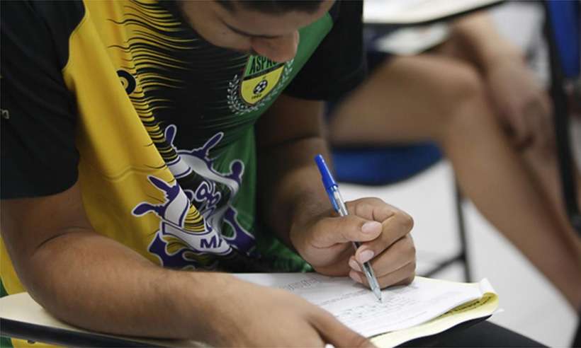 PARADO: Ministério da Educação suspende inscrições no ProUni