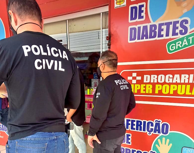 IRREGULARIDADES: Polícia Civil e Vigilância Sanitária interditam farmácia que vendia produtos vencidos