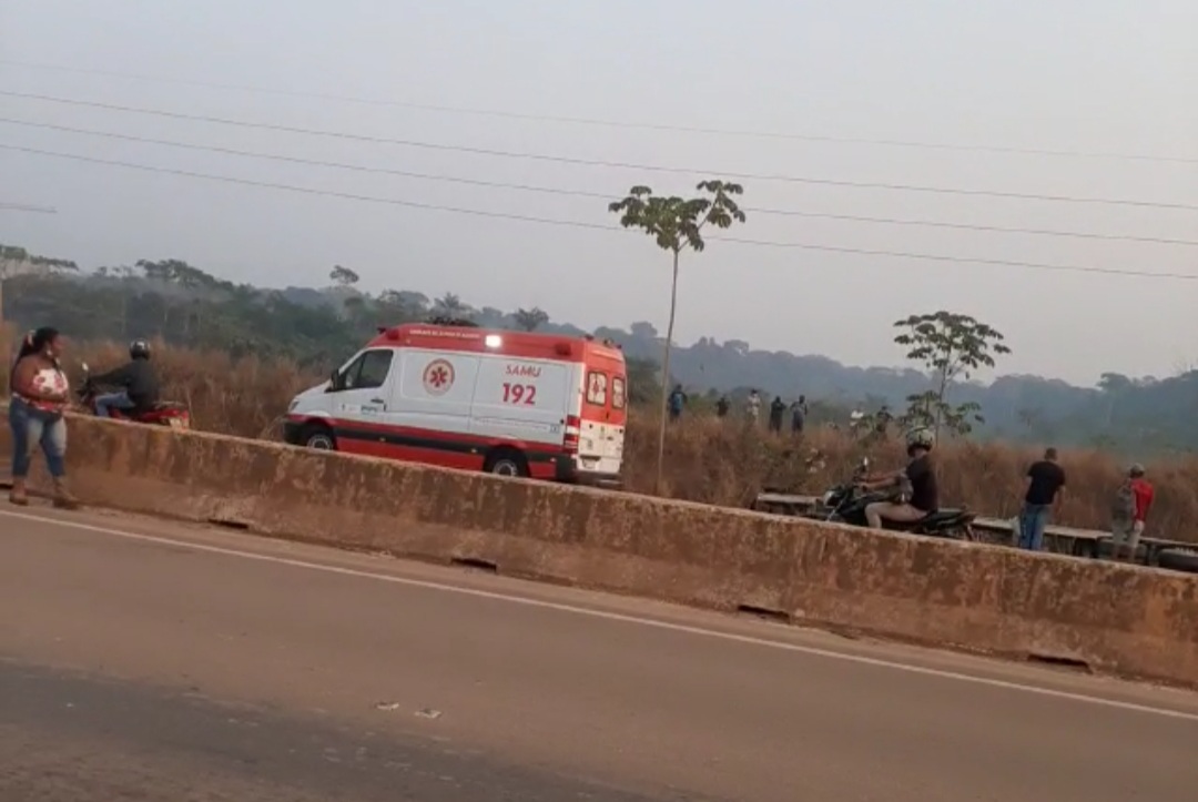 TOMBAMENTO: Grave acidente envolvendo ônibus deixa vários passageiros feridos na BR-364