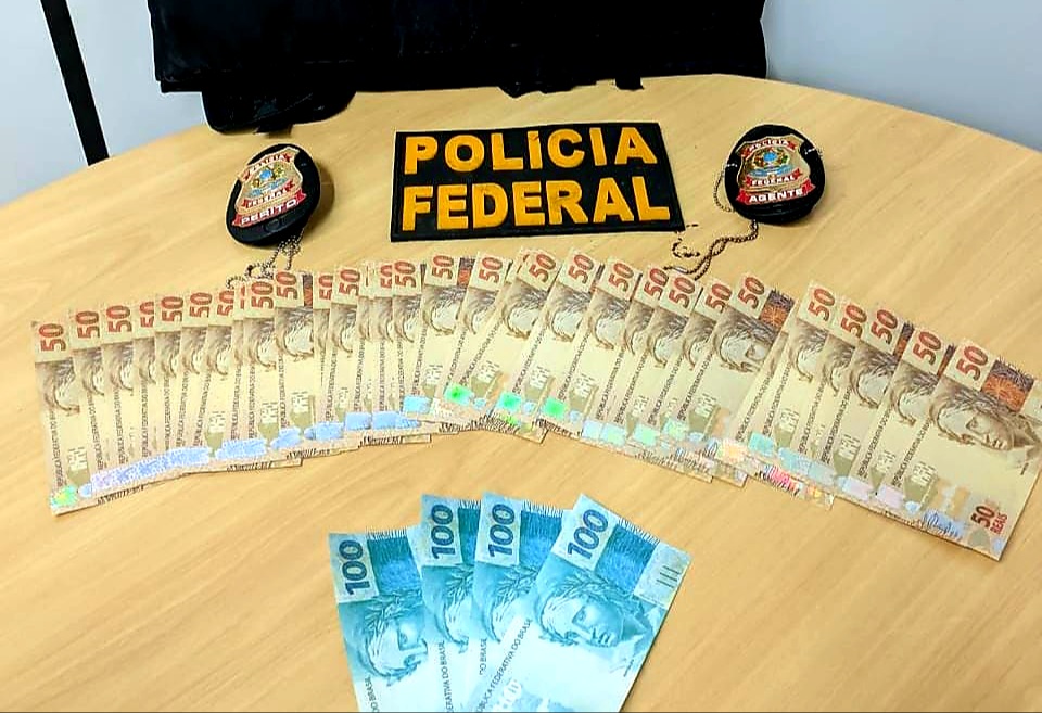 GOLPISTA: PF prende acusado de comprar notas falsificadas pela internet