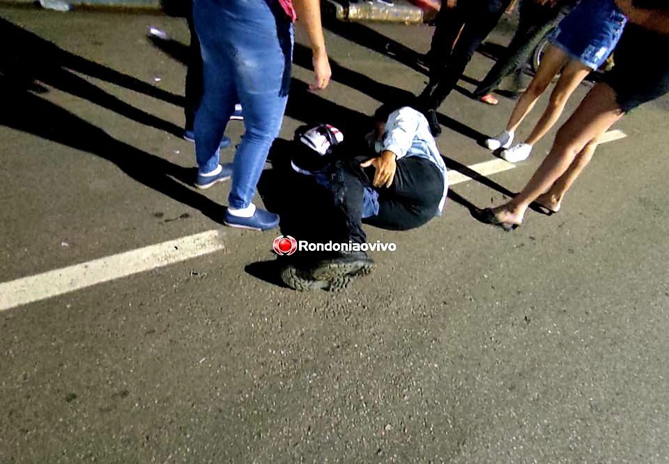 OMISSÃO DE SOCORRO: Motorista de HB20 foge após atropelar motoboy, mas deixa placa caída 