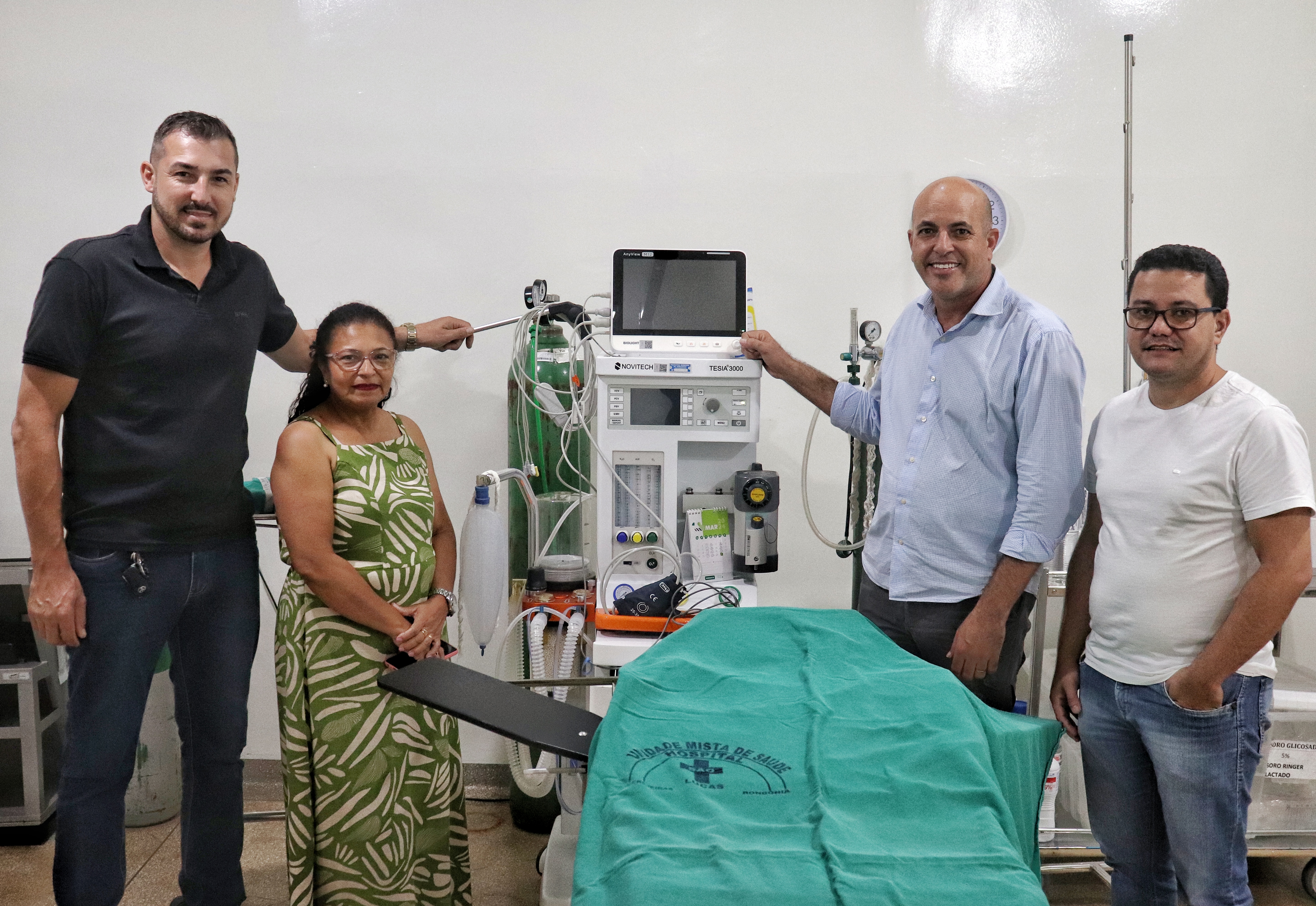 ISMAEL CRISPIN: Deputado fortalece a saúde de Cerejeiras com entrega de carrinho cirúrgico