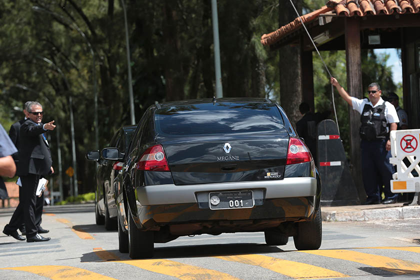 Após regulamentação, Uber poderá virar carro oficial para autoridades