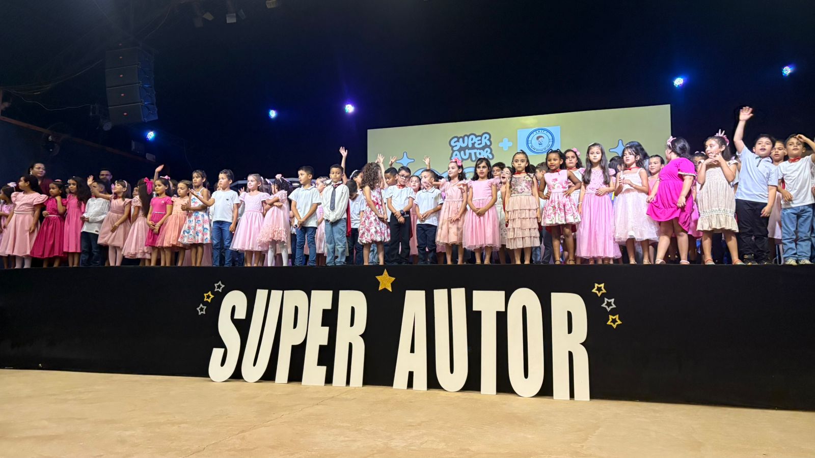 PROJETO SUPER AUTOR: Estudantes da Escola Felipe Rocha de Lima realizam noite cultural