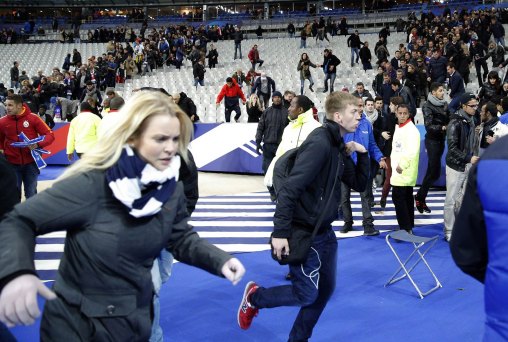 Vídeo: correria no estádio após término do jogo