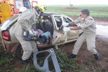 Grave acidente na BR-364 deixa três mulheres feridas