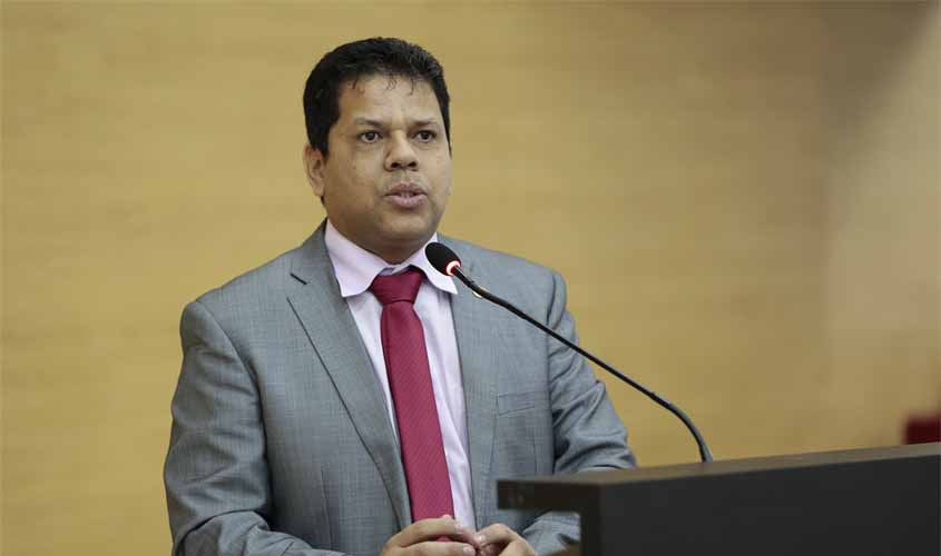 PESAR- Em Manaus, deputado Airton lamenta a morte de Paulo Moraes