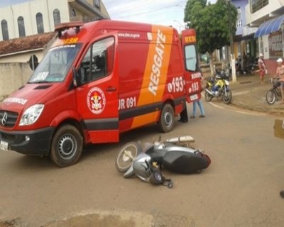 Condutor tem clavícula fraturada após acidente envolvendo duas motocicletas