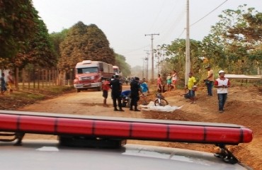 ACIDENTE FATAL - Carreta esmaga tronco e cabeça de trabalhador na estrada do Belmont