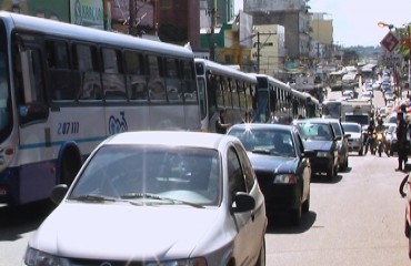 Protesto dos motoristas de ônibus da capital deixa usuários revoltados