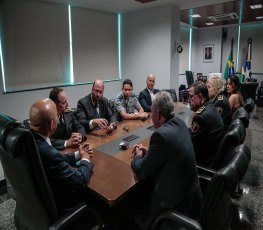 Especialistas da Espanha em mediação policial são recebidos por Confúcio Moura