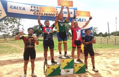 Ciclista de RO sobe ao pódio em competição no Acre 